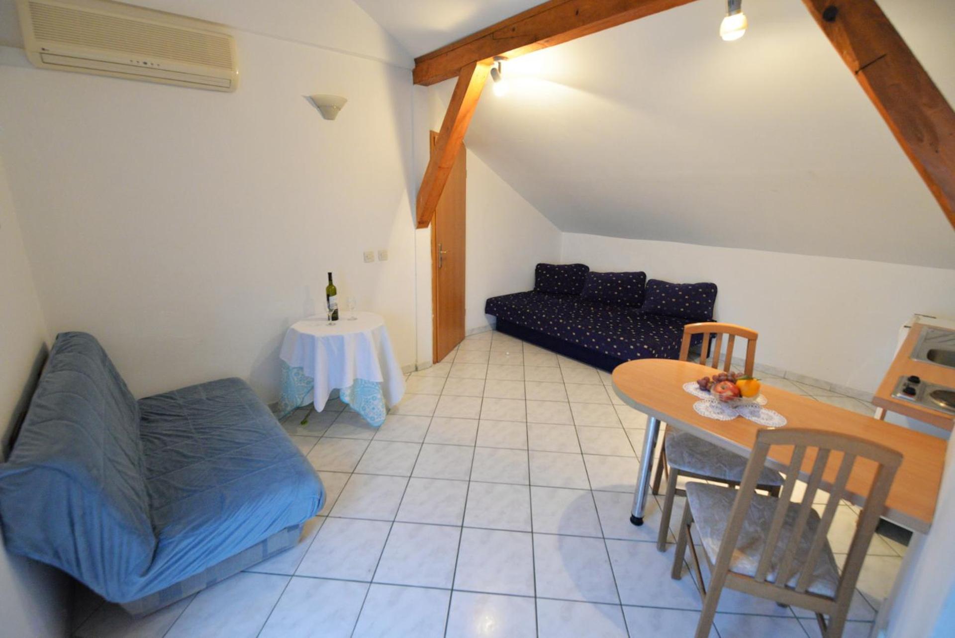 Apartman Mana, Murter Luaran gambar