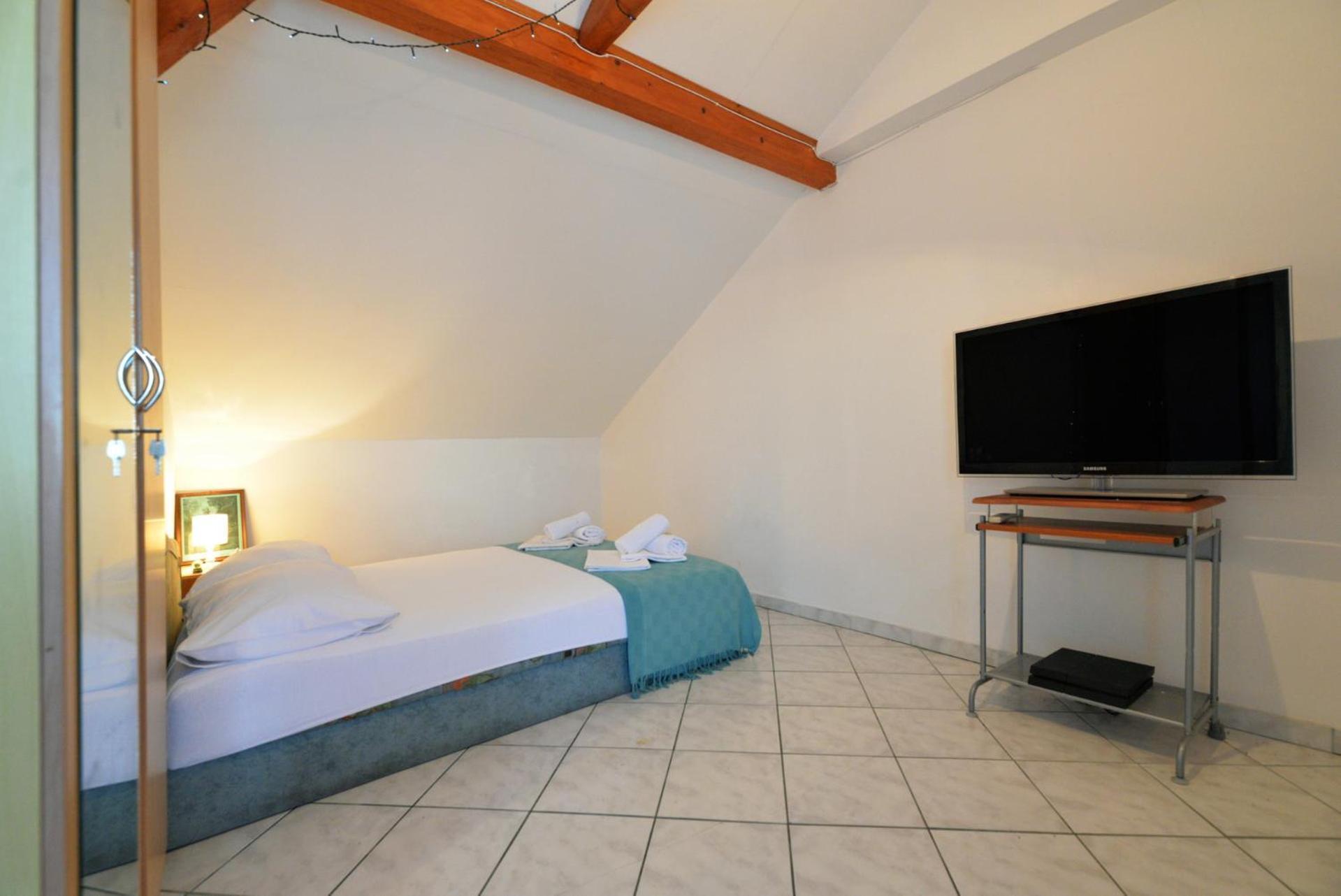 Apartman Mana, Murter Luaran gambar